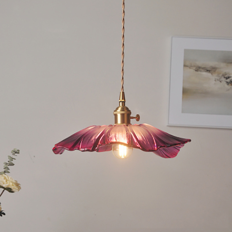 Flower hanging lamp in pink glass