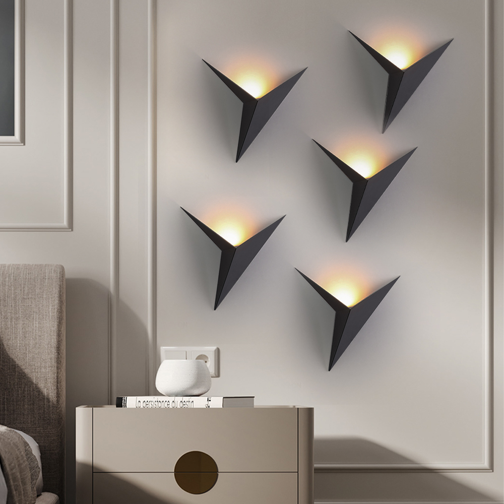 Black wall light with minimalist design