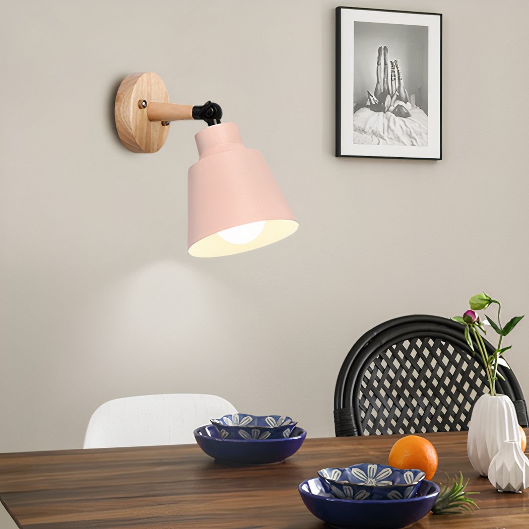 Wired Nordic-style wooden wall light - Pink